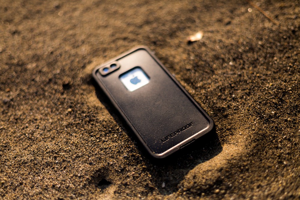 Come pulire lo smartphone dalla sabbia