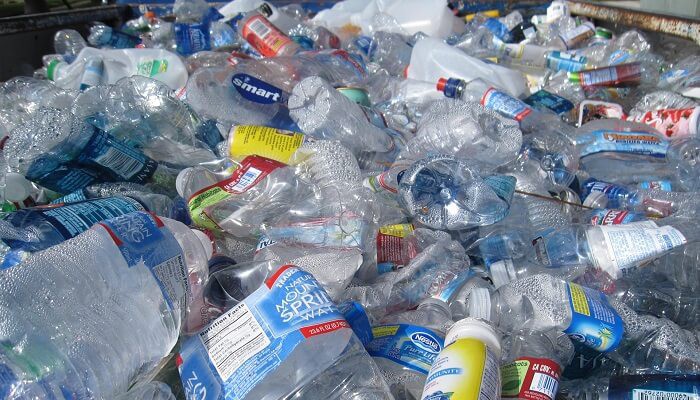 Plastica: liberare le discariche grazie a degli enzimi affamati