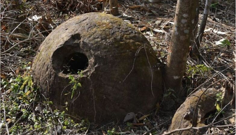 Scoperti in India i più misteriosi vasi di arenaria sepolti
